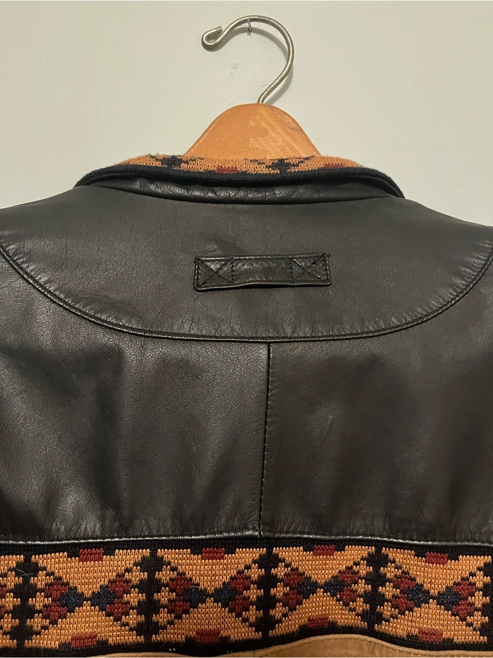 Vintage 90’s Black & Tan Leather Bomber Jacket with Southwestern Pattern - Picture 5 of 10